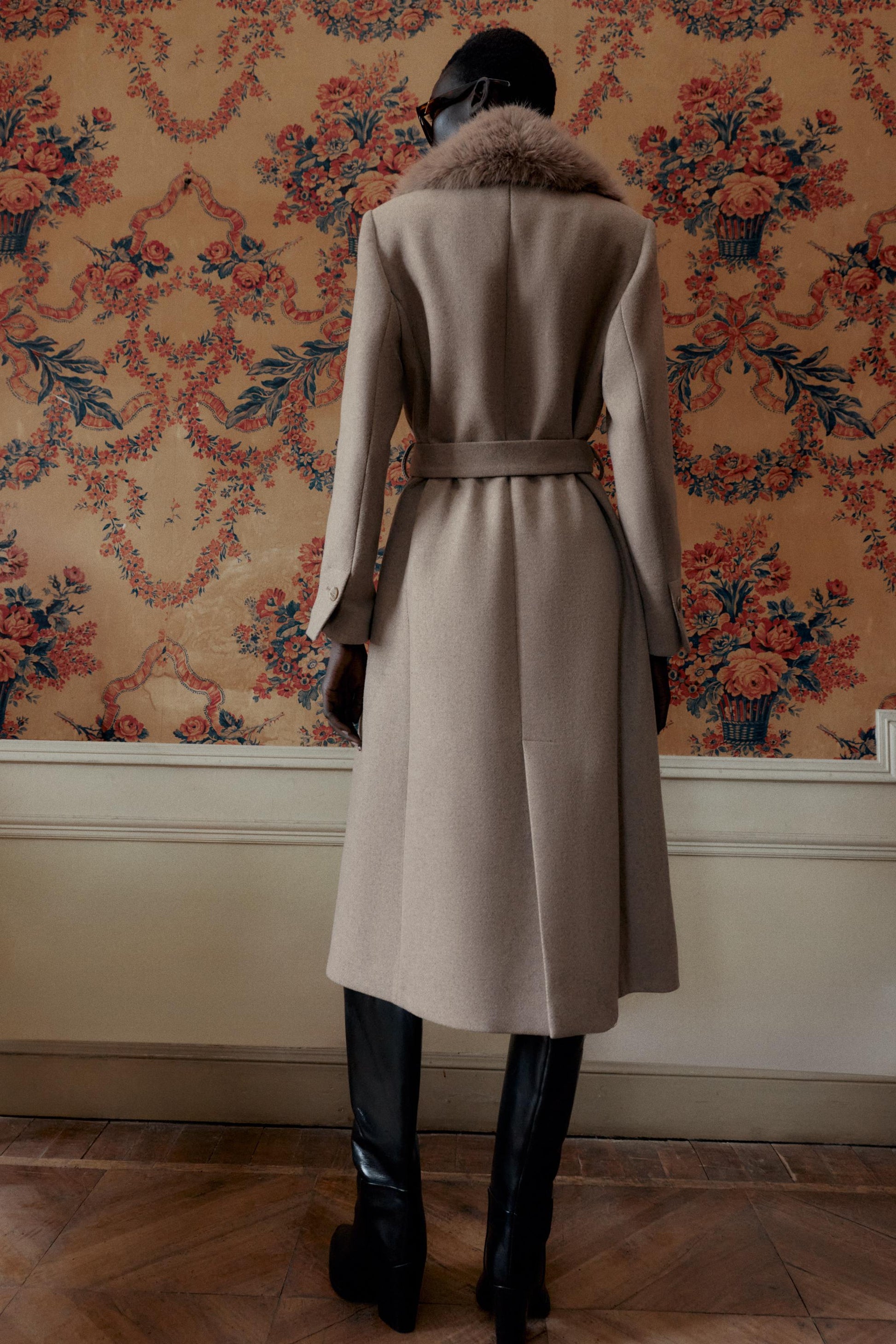 #A89083, Vison clair